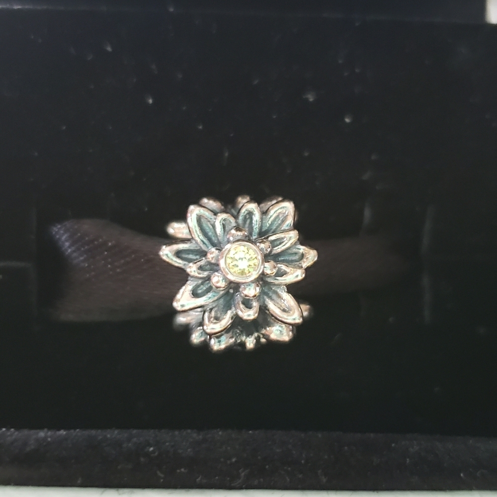 Pandora Edelweiss flower charm